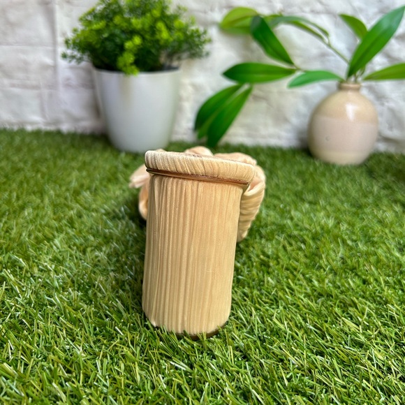 LOEFFLER RANDALL 
Women Penny Pleated Bow
Heel Almond size 7 SINGLE SHOE
$395.00 - Picture 3 of 9